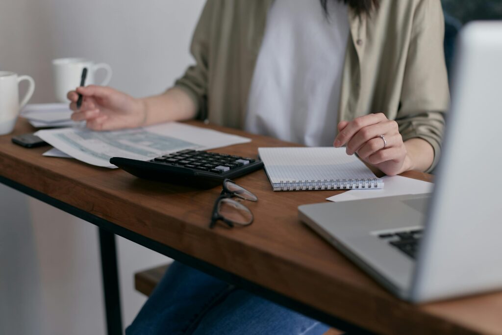 Boekhouding zzp & mkb, zelf doen of toch een boekhouder?